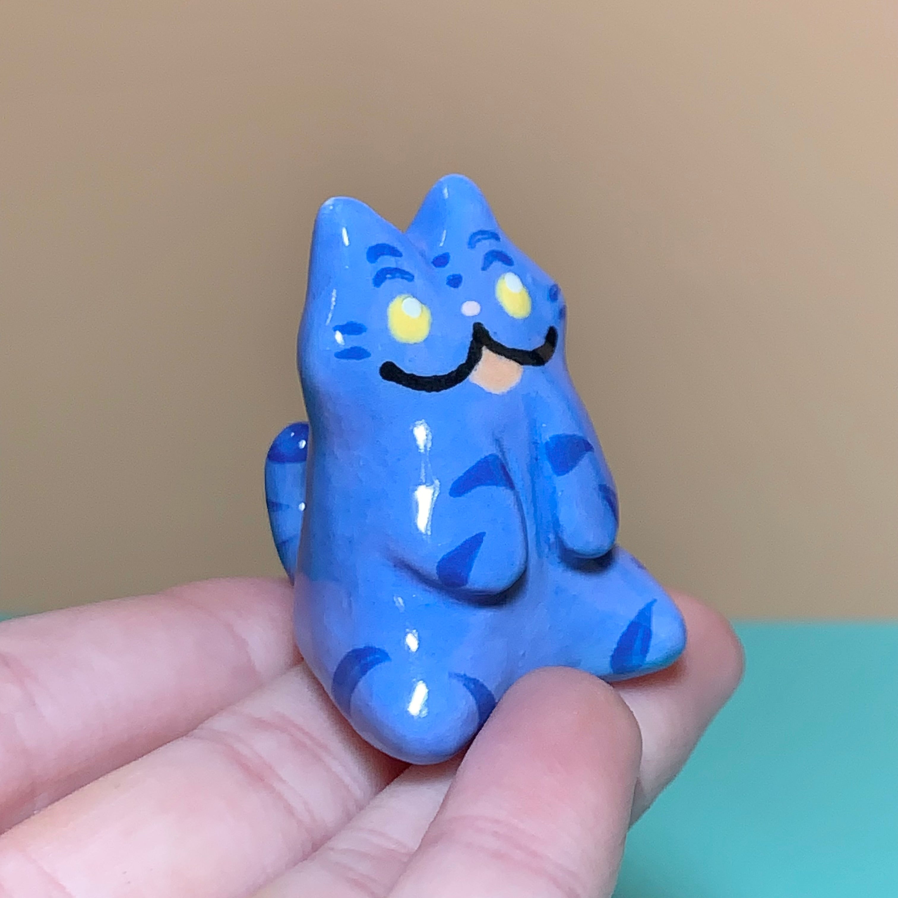 KPDH Derpy Cat Ceramic Figurine – Amma's Oddments
