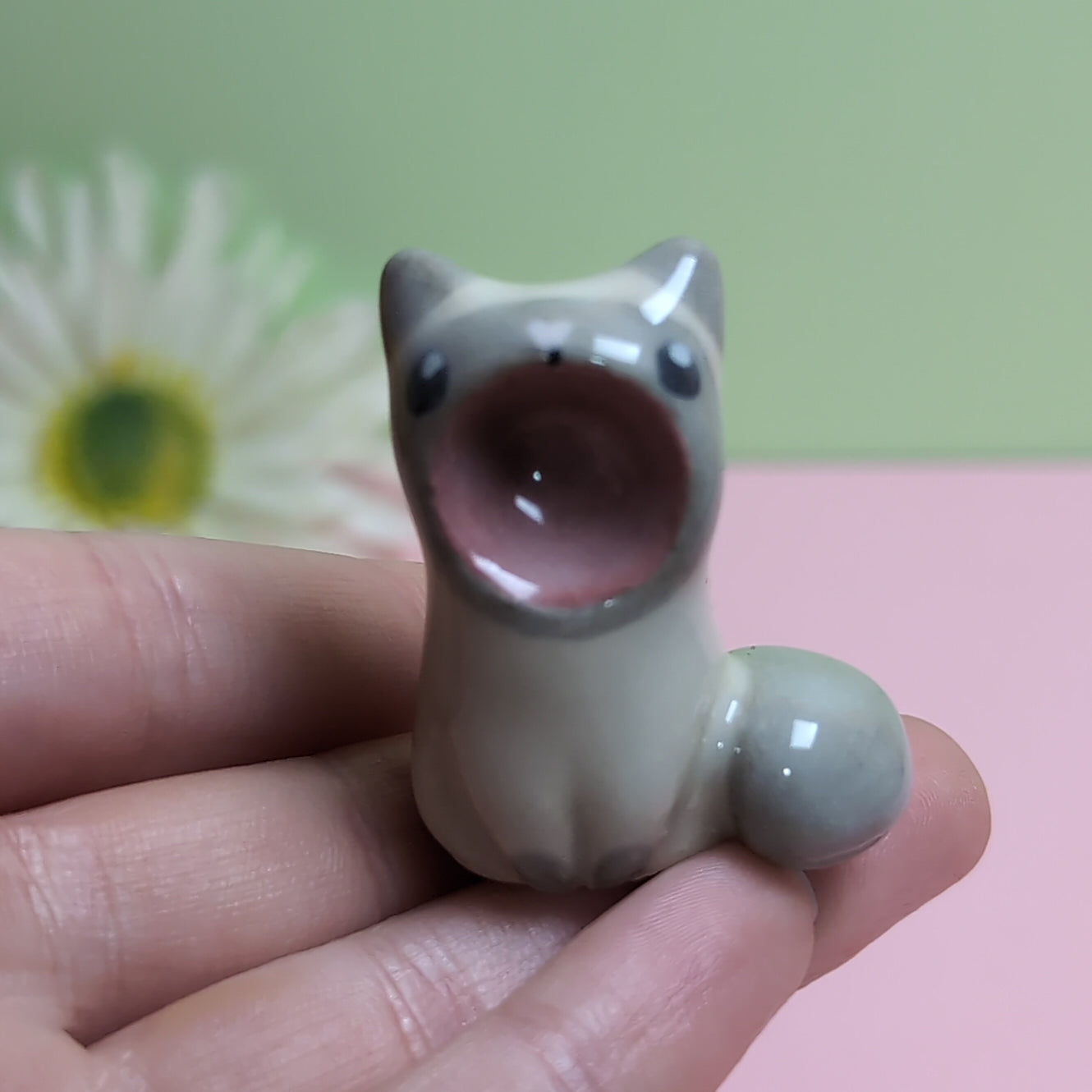 Screaming Cat Ceramic Figurine