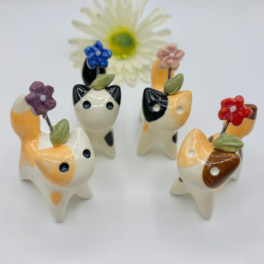 Flower Bouquet Ceramic Spotted Cats