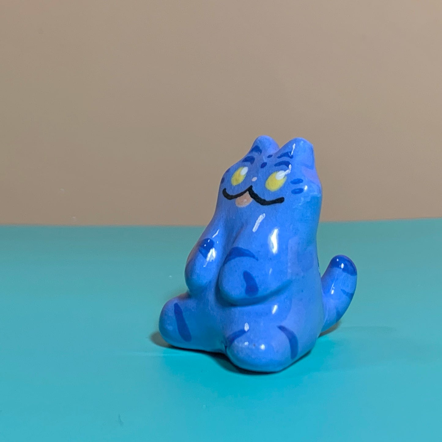 KPDH Derpy Cat Ceramic Figurine