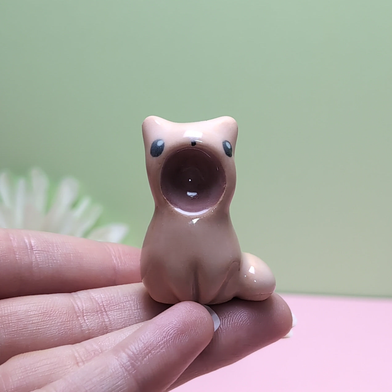Screaming Cat Ceramic Figurine