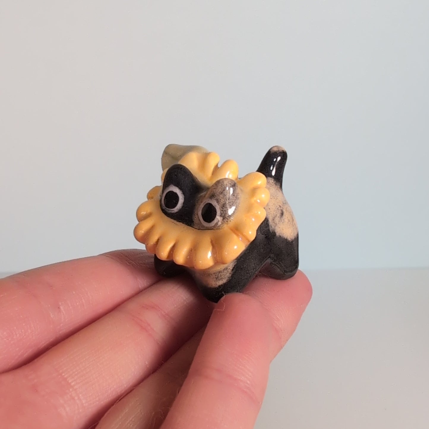 Mini Flower Kitty Cat Ceramic Figurine