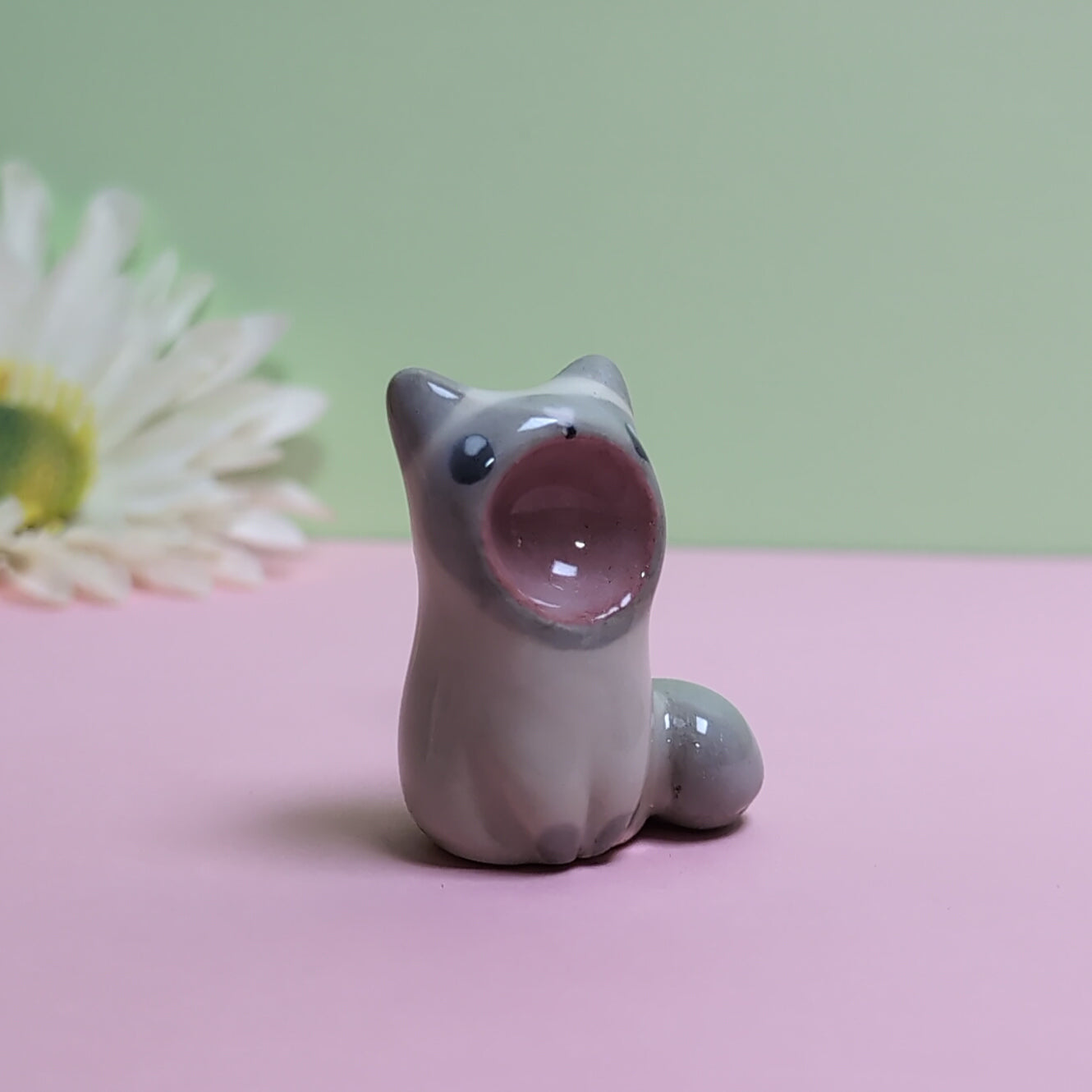 Screaming Cat Ceramic Figurine