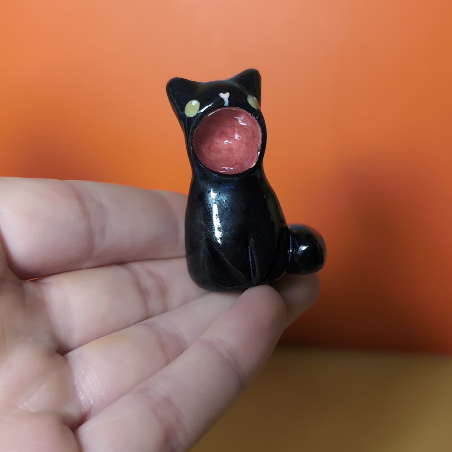 Screaming Cat Ceramic Figurine